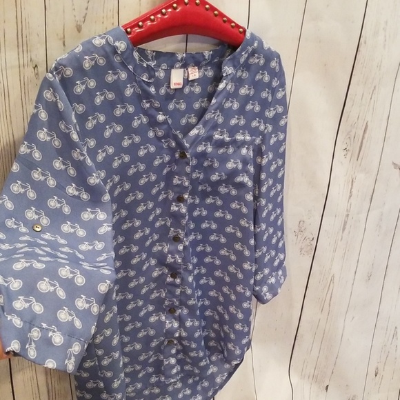 BONGO Brand L Blue/White "Bicycle" Chiffon Blouse! - Picture 3 of 8